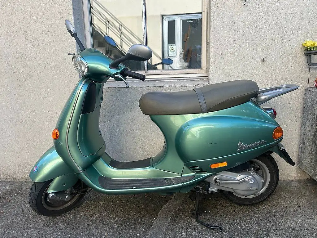 Vespa Piaggo ET4 125