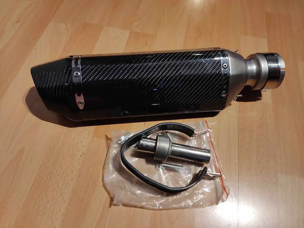 Carbon Auspuff 65mm Yamaha R1, Bmw S1000RR, Honda CBR1000RR