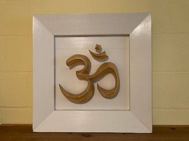 Vergoldetes OM Symbol - mit echtem Blattgold