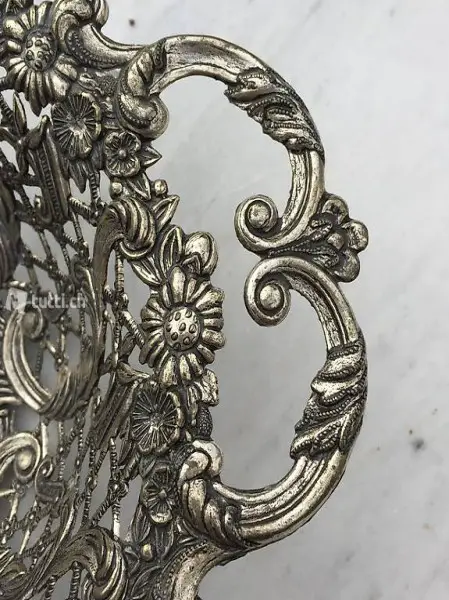 versilbertes Henkelkörbchen