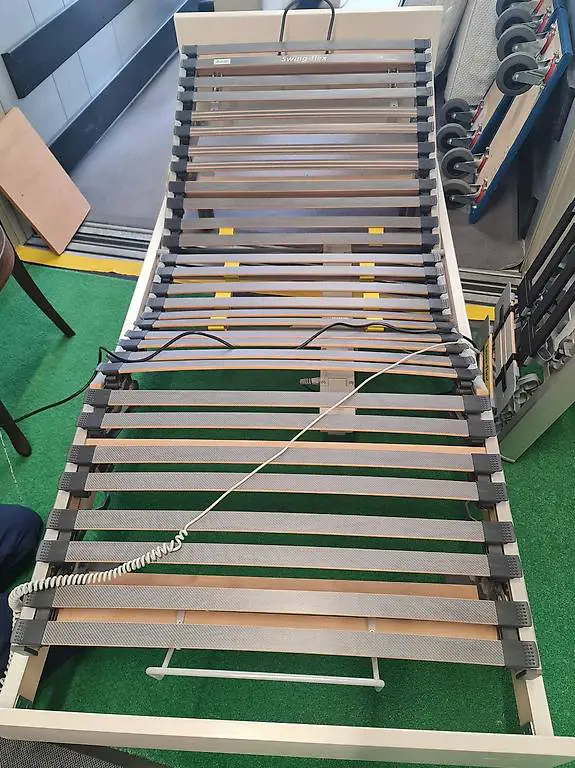 Couch Swing Flex M2 mit Kopfbrett weiss