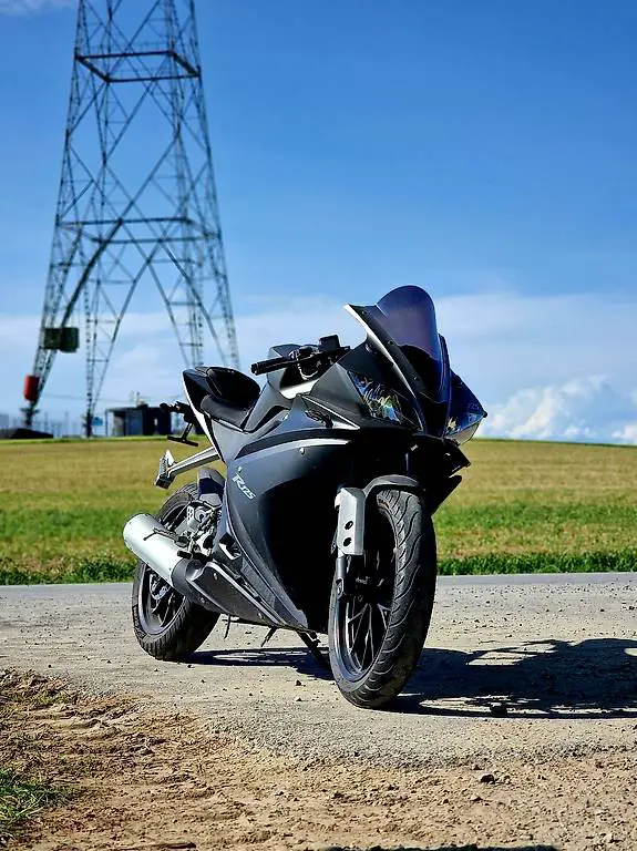 Yamaha yzf r 125 2015