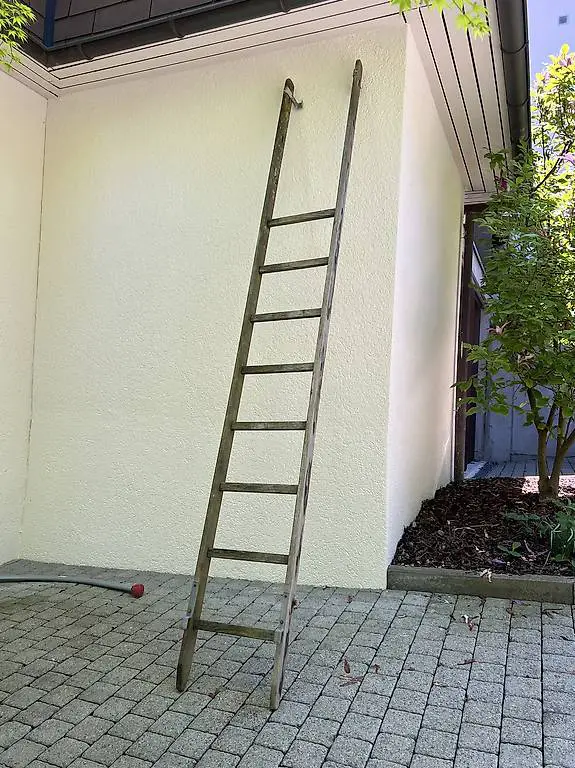 Alte Holzleiter zum basteln oder Deko