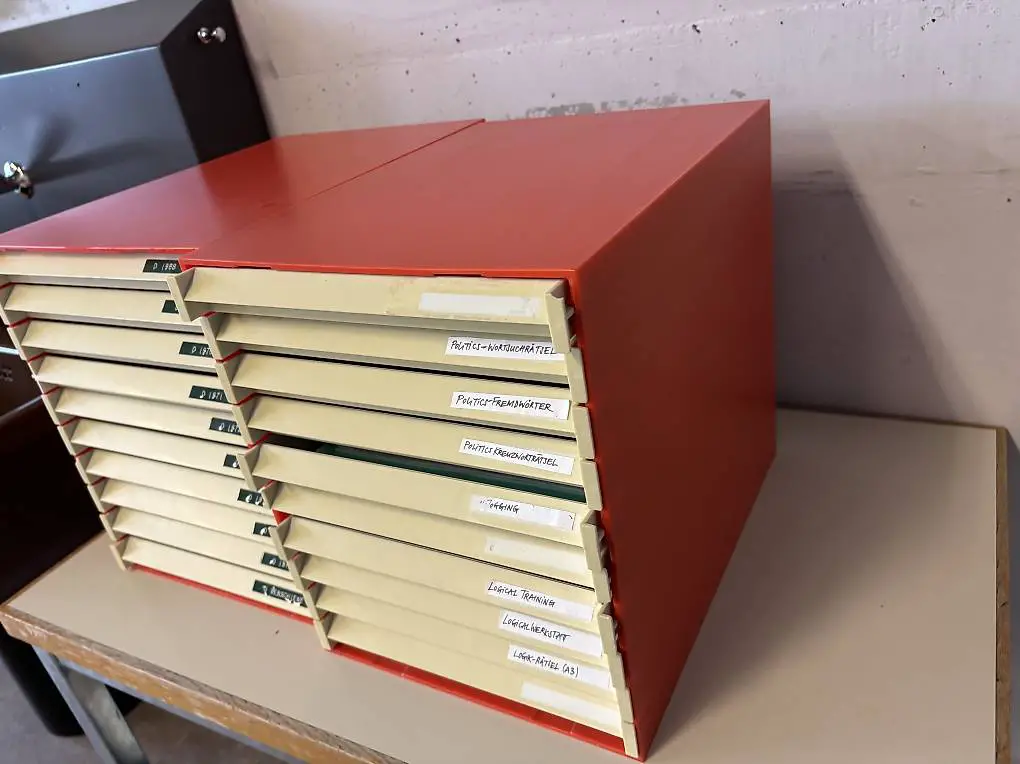 Aufbewahrungsregale 2 Stück