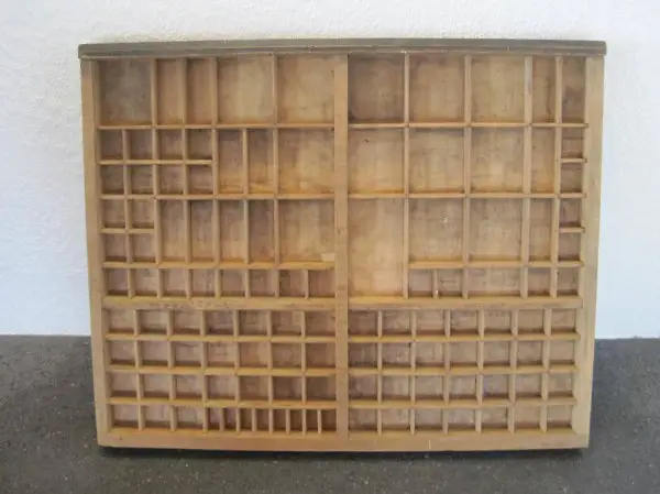 antiker Setzkasten aus Holz / Original Holzschublade Sezter