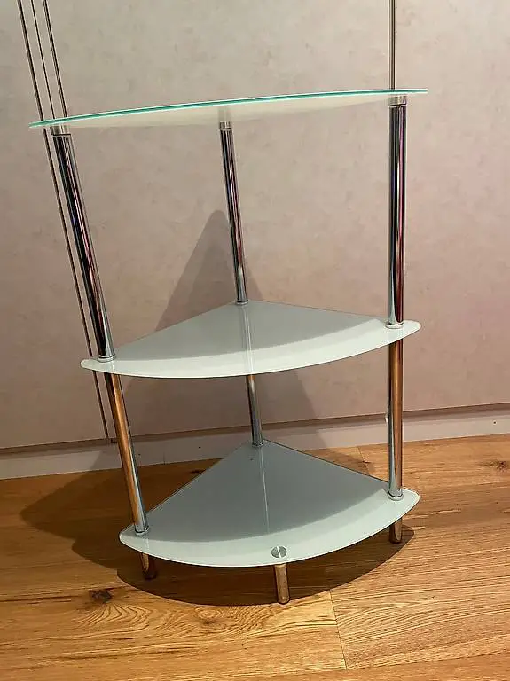 Eckregal mit 3 Ablagen