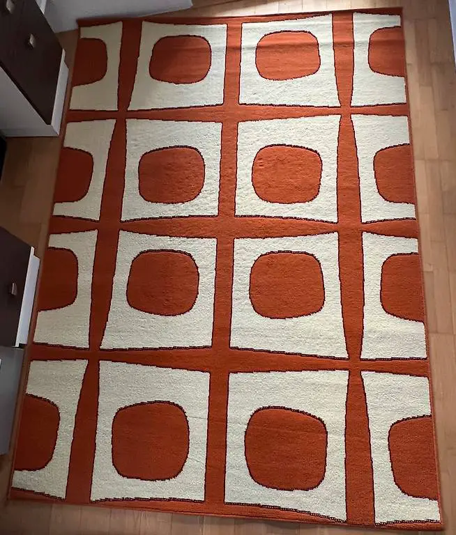 Neuer schöner Kunstfaser-Teppich orange/ecru 160 x 225 cm