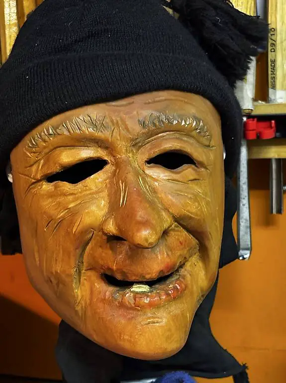 Krienser Charakter maske