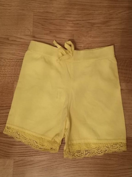 Kurze Hose 128/134