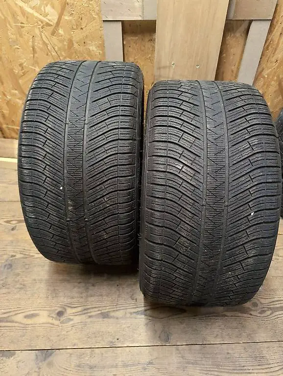 2 Winterreifen Michelin 305/35 R21 (2622)
