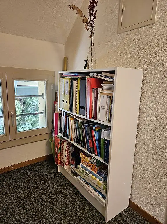 Bücherregal schmal