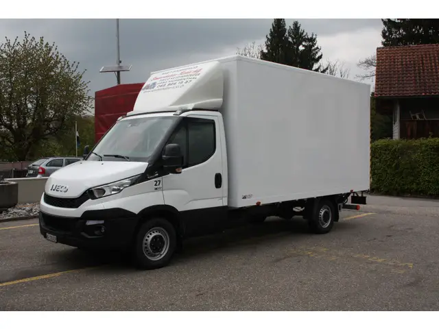 IVECO, Kunststoffkoffer isoliert