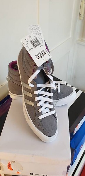 Neue Adidas Schuhe