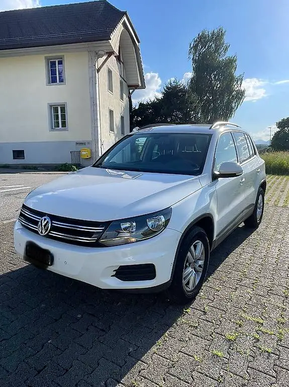 VW Tiguan 1.4 160PS, gut gepflegt8-fach bereift