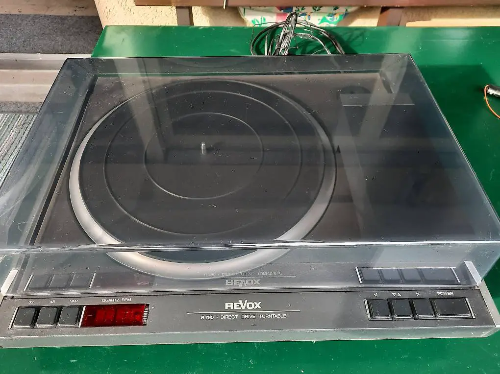 ReVox Plattenspieler B-790