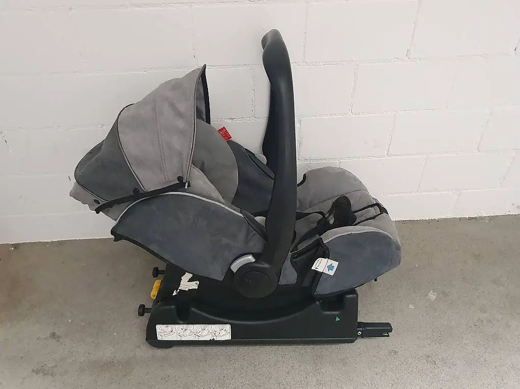 RECARO Young Profi plus inkl. ISOFIX Basis 1/2