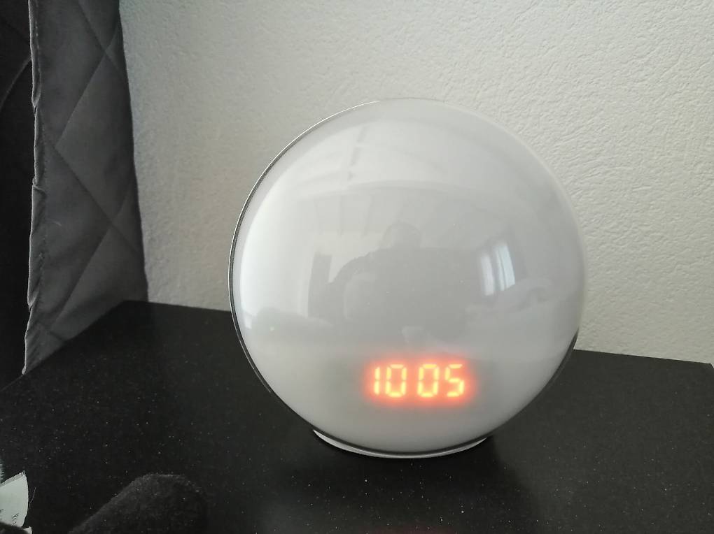 Radiowecker mit Lichtfunktion