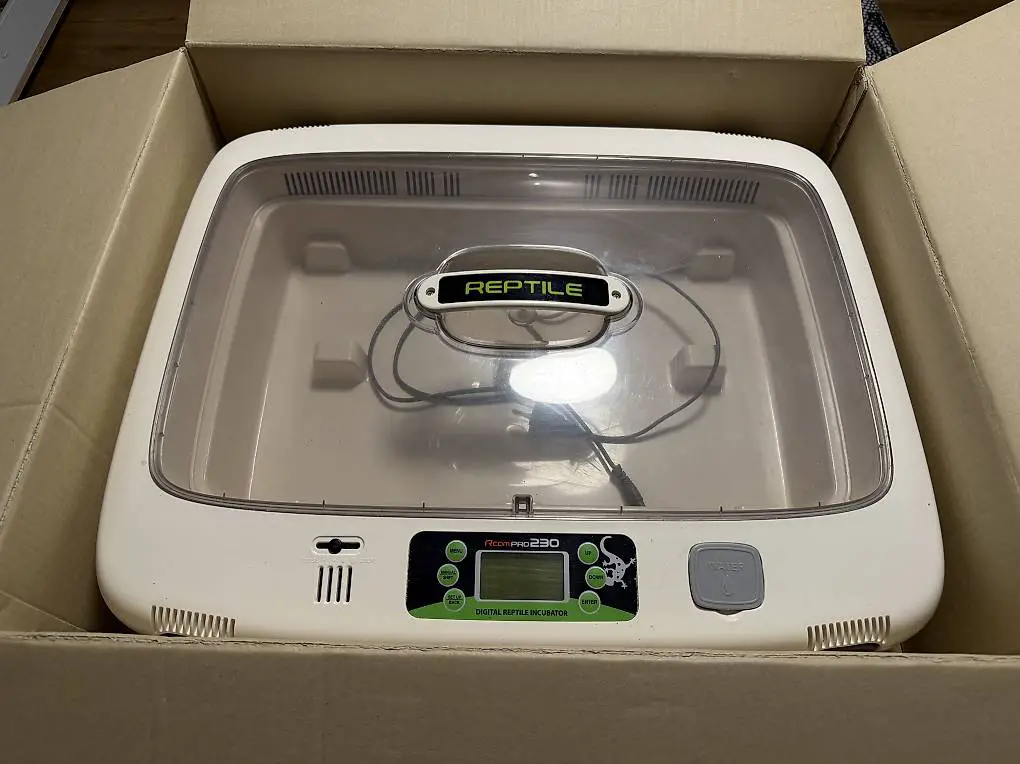 Reptilien-Inkubator Rcom REPTILE PRO 230 ?