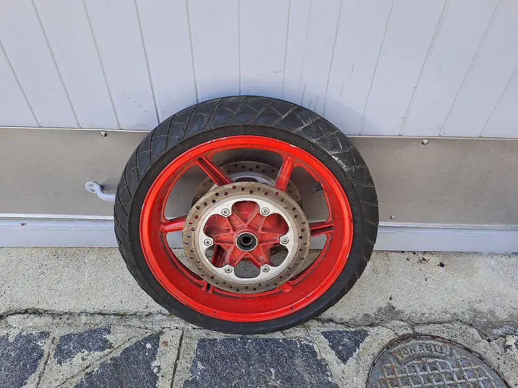 ruota per Honda CBR 600, con 2 dischi buoni