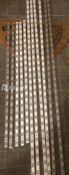 Guide per il montaggio murale con supporti angolari