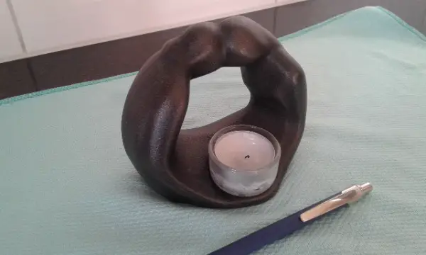 Skulptur Figur Teelichthalter aus Gusseisen