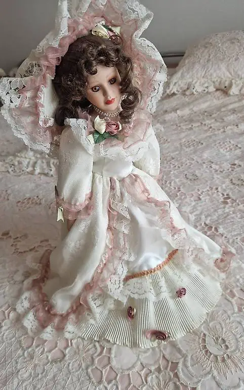 Porzellanpuppe, neuwertig