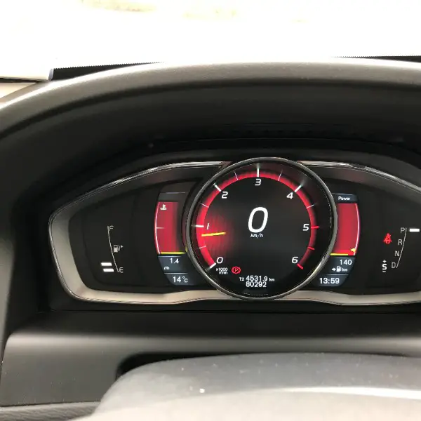 Gepflegter VOLVO XC60 D4 AWD zu verkaufen