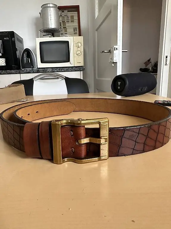 Perforierter voll Rindsleder Gurt