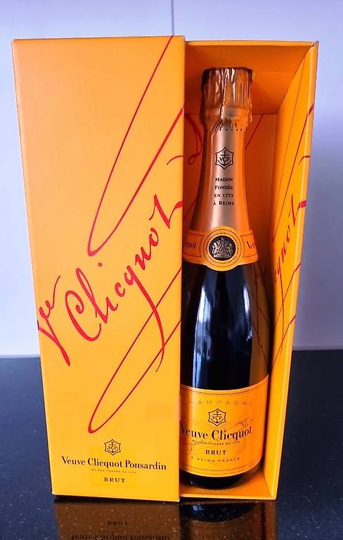 Veuve Clicquot Ponsardin Brut 750 ml in Geschenkpackung