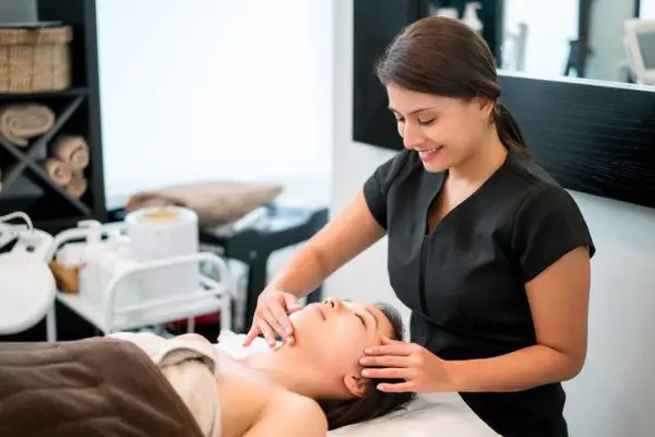 Individually, relaxing and revitalizing Massage