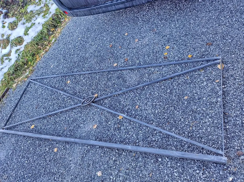 26.7 m Metallgeländer mit Pfosten Rohr 40x40 mm