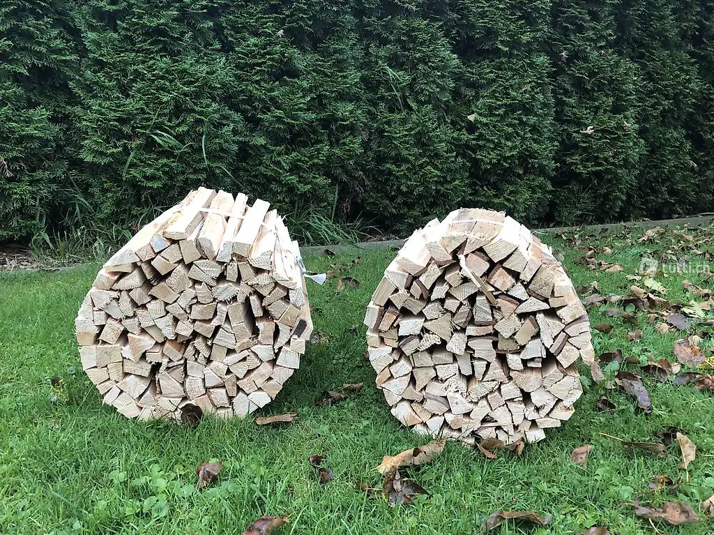 Brennholz zum anfeuern