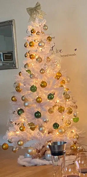 Weihnachtsbaum inkl. Deko