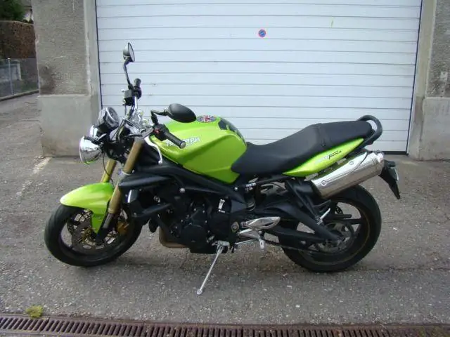 TRIUMPH Street Triple 675
