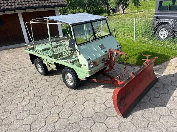 Steyr Puch Haflinger 4x4 mit Schneepflug