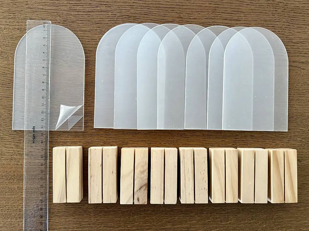 Acryl - Bogen transparent mit Holzständer, Set à 8Stk.