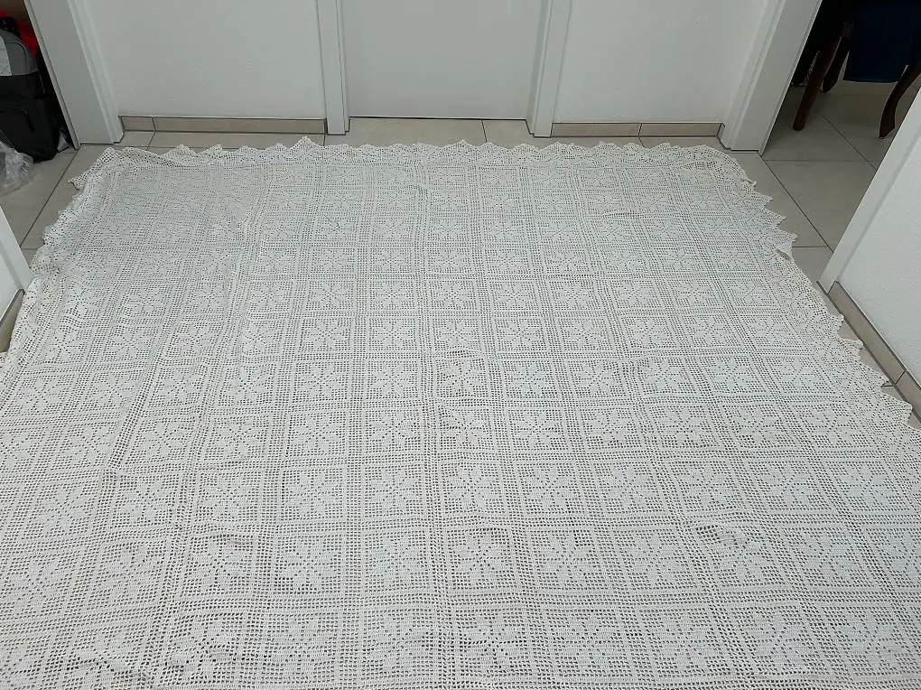 Bettüberwurf weiss gehäkelt 250 cm x 230 cm