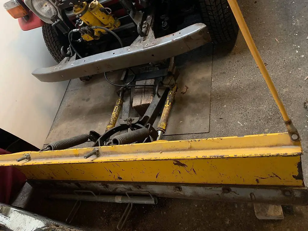 Schneepflug 196cm breit mit Hydraulik und Aufnahme