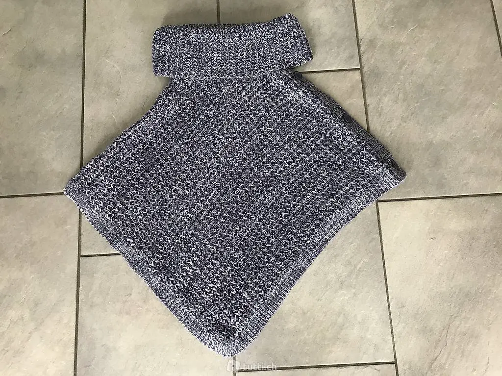 Poncho Strickjacke, Gr 140