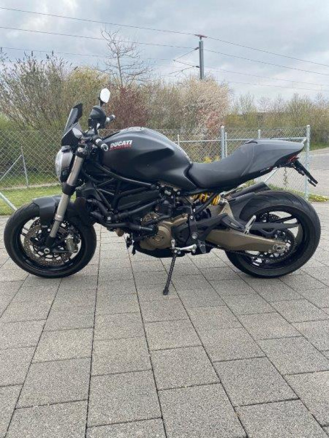 ducati monster 821