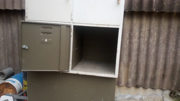 Massive Metallkasten