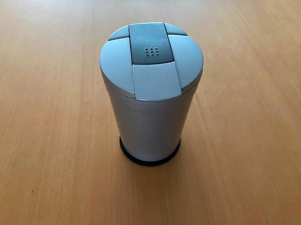 Magnet-Aschenbecher mit Beleuchtung