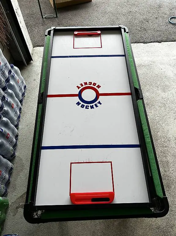 Airhockey, Pingpong, Billiardtisch