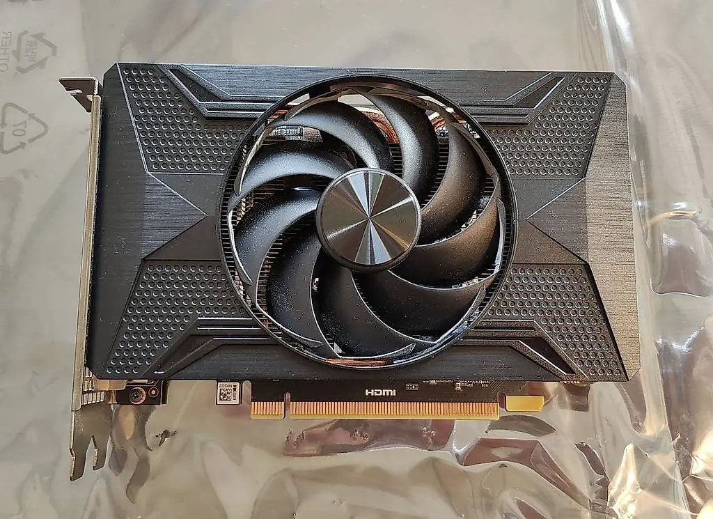 nvidia rtx 4060 (8gb gddr6x)