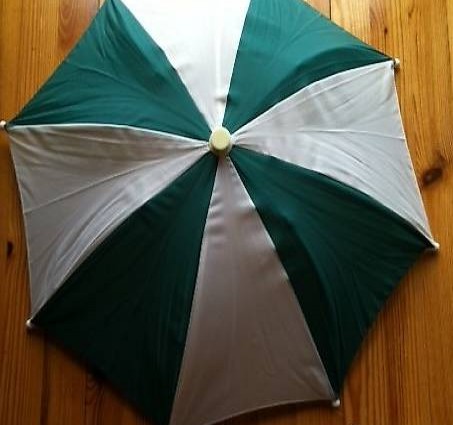 Sonnenschirmchen für den Kopf