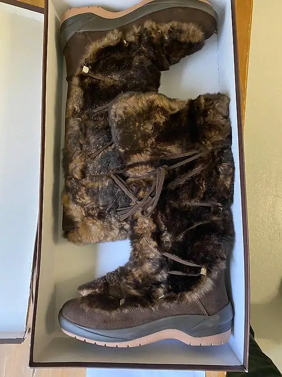 BALLY Fellstiefel Gr. 41