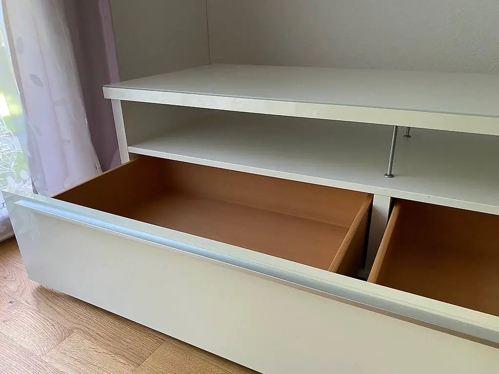 TV-Möbel / LowBoard weiss