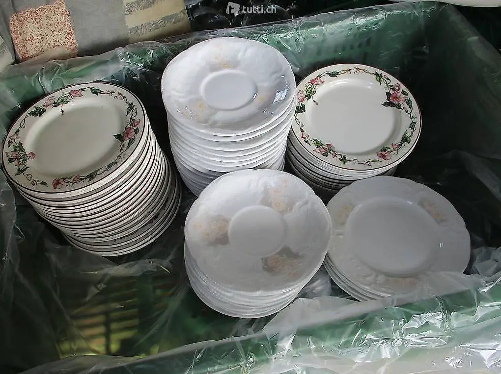 31x Unterteller Tasse Teller Rosenthal Blumen-Muster Gastro