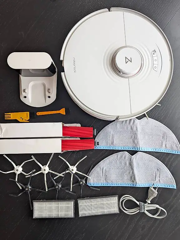 Roborock S7 Staubsaugerroboter mit neuem Zubehör