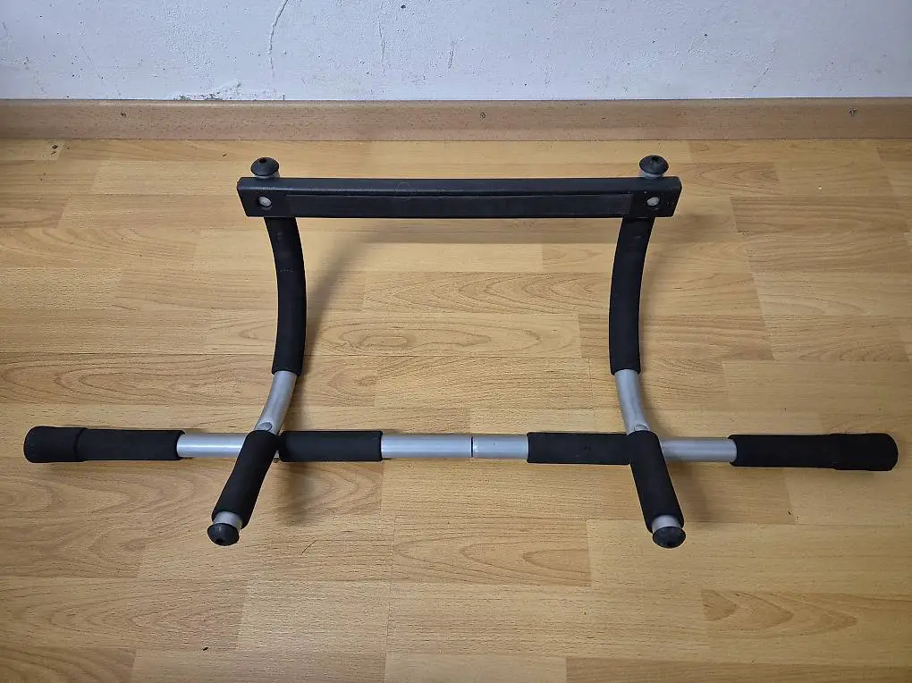 Klimmzugstange Türrahmen